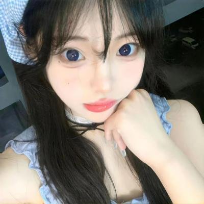 9顶假发的女孩